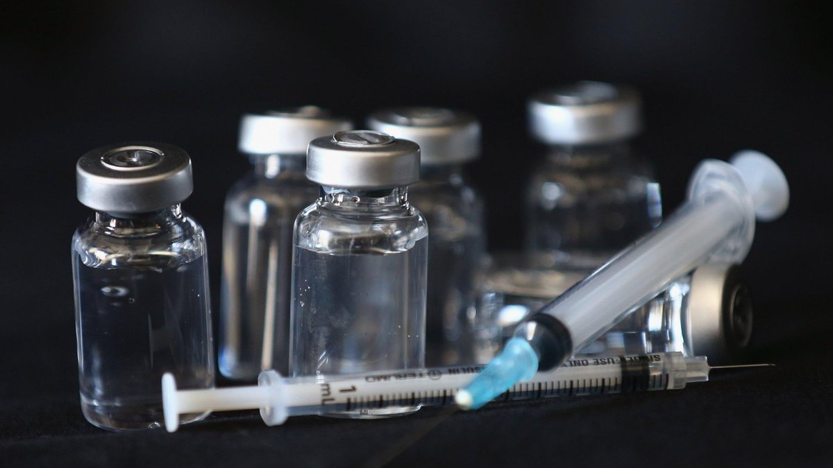 Угорщина отримала 6 тисяч доз російської вакцини (ВІДЕО)