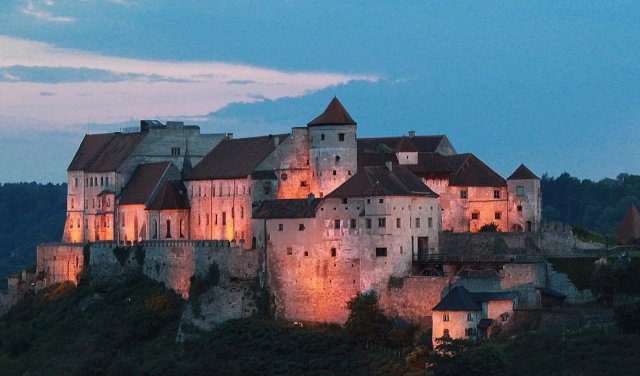 У Німеччині існує замок-двійник мукачівського "Паланку" (ФОТО)