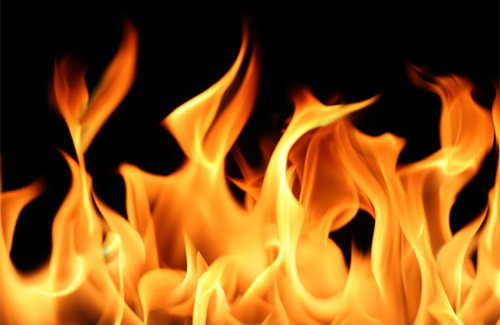 Згорів у власній оселі: у Мукачеві спалахнула пожежа у житловому будинку