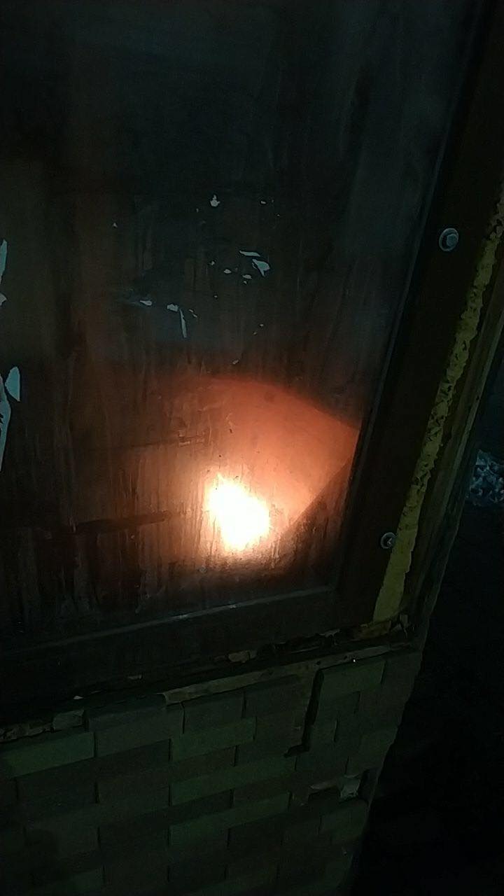 Пожежа в Ужгороді: біля готелю "Закарпаття" горить кіоск