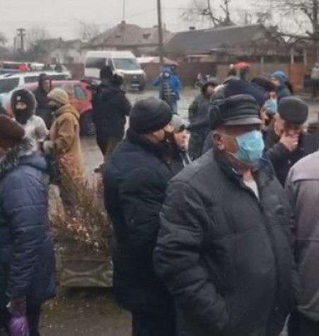 Акції проти підняття тарифів на Закарпатті тривають: у Виноградові люди вийшли на протест (ВІДЕО)