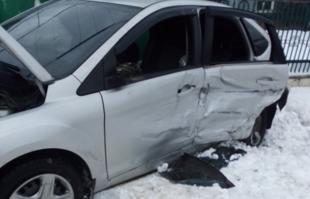 Чергова ДТП на Мукачівщині: через ожеледицю зіштовхнулися два автомобілі (ФОТО)