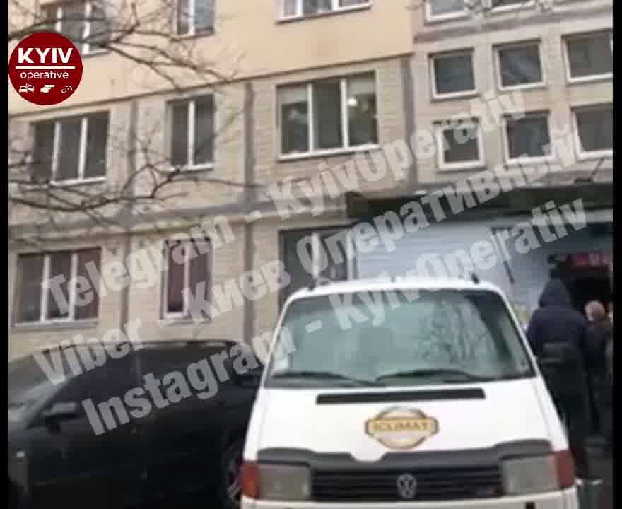 У Києві взяли під варту жінку, яка викинула свого 3-річного сина з восьмого поверху багатоповерхівки (ВІДЕО)
