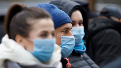 Шмигаль заявив, що жорсткий локдаун не за горами: в Україні почалась третя хвиля пандемії COVID-19