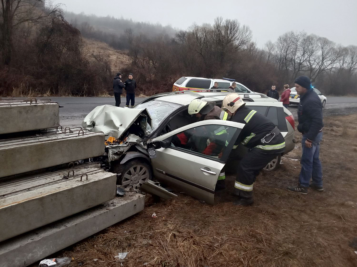 Автотроща на Мукачівщині: подробиці летальної аварії (ФОТО)