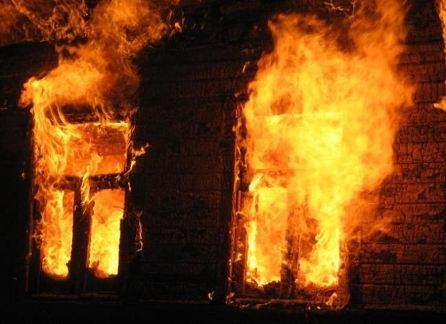 Трагічна пожежа на Закарпатті: чоловік з важкими опіками помер у лікарні