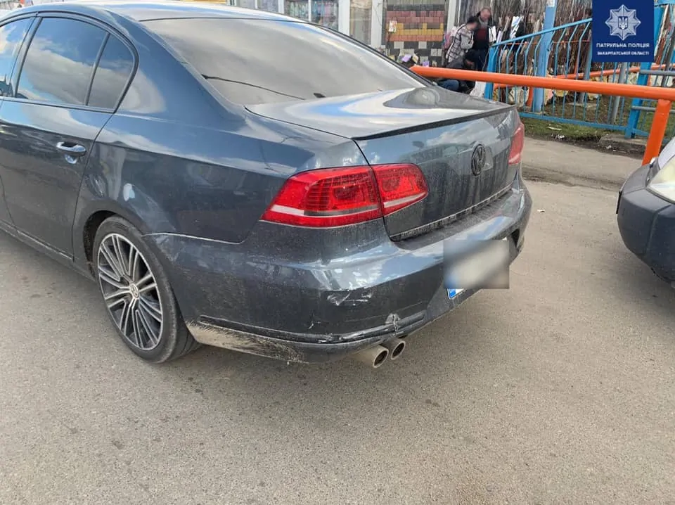 ДТП в Мукачеві: винуватець втік з місця аварії (ФОТО)