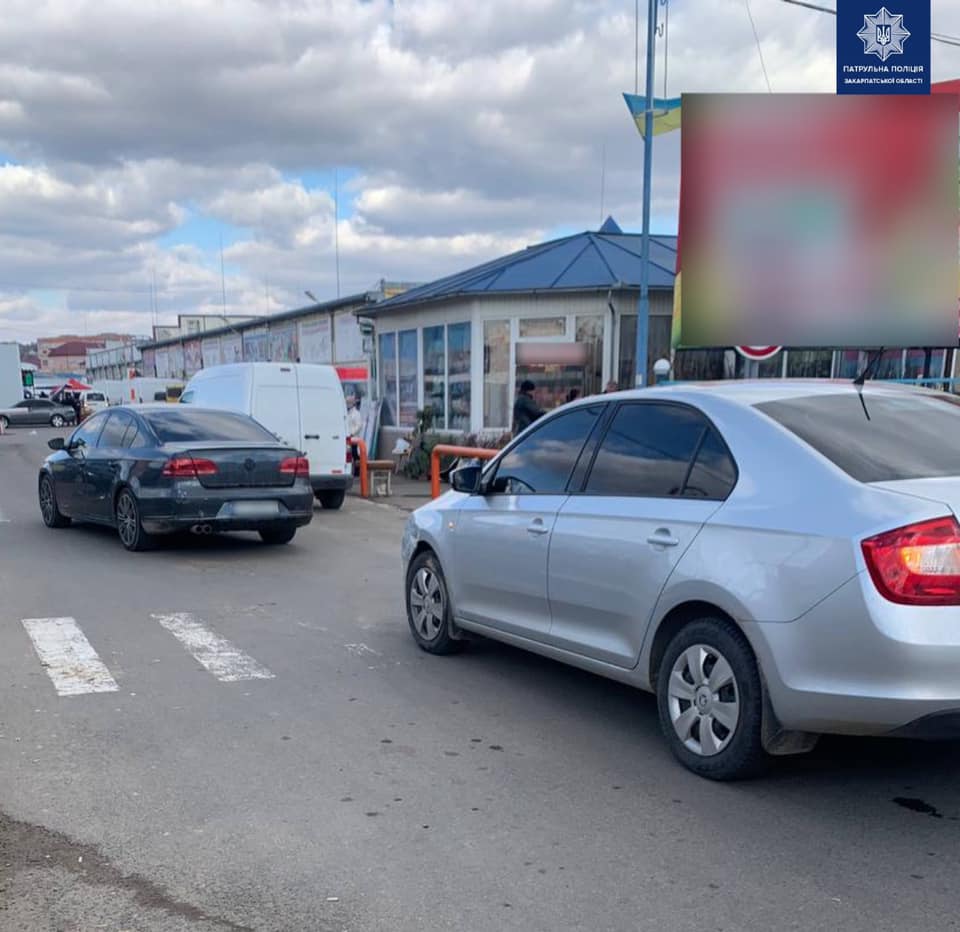 ДТП в Мукачеві: винуватець втік з місця аварії (ФОТО)