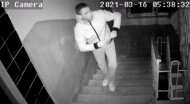 В Ужгороді камери відеоспостереження зафіксували велосипедного злодія (ФОТО, ВІДЕО)