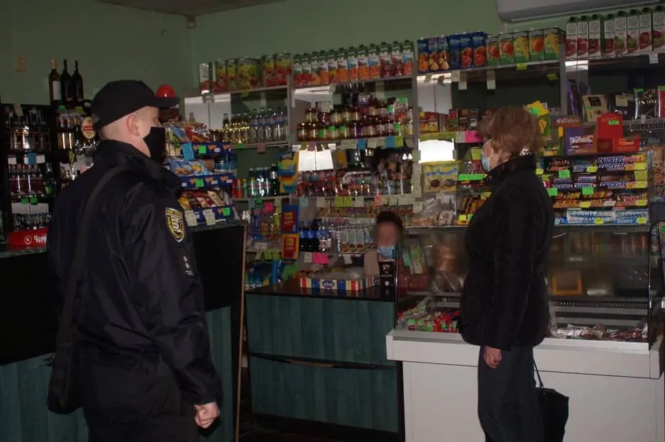 В Мукачеві поліція перевіряє громадські заклади на дотримання карантинних вимог (ФОТО)