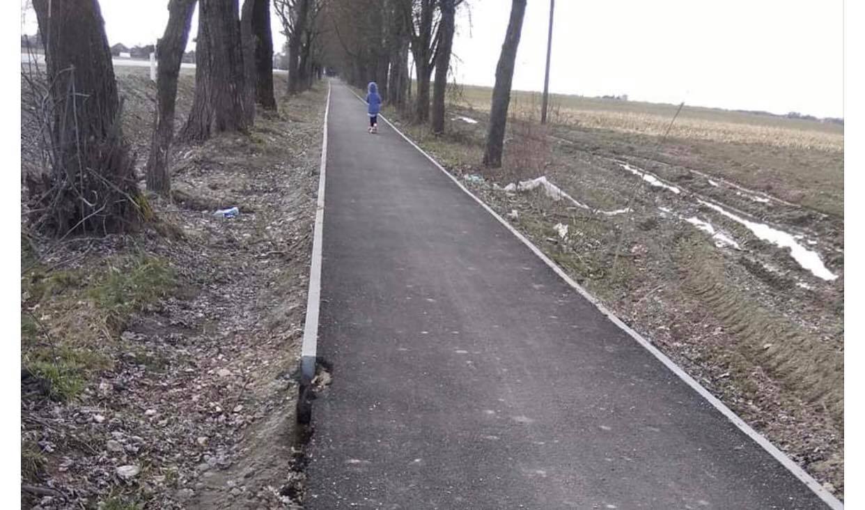 У Виноградові невідомі вкрали бетонні бордюри (ФОТОФАКТ)