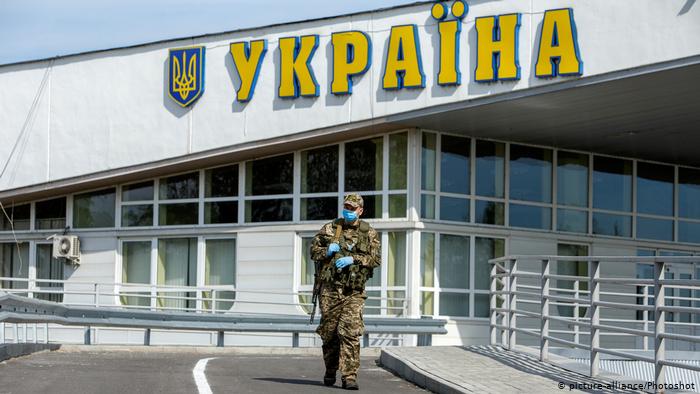 МОЗ пропонує посилити умови в'їзду в Україну