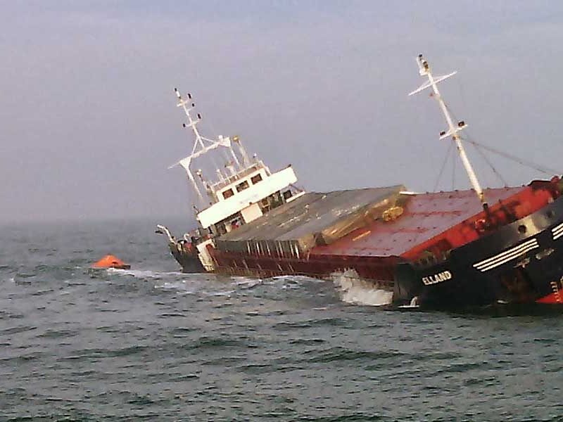 Біля берегів Румунії у Чорному морі затонуло судно з українцями