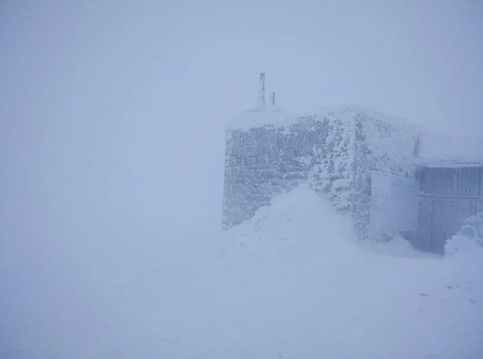 Мороз та небезпека сходження лавин: у Карпатах погіршилася погода (ФОТО, ВІДЕО)