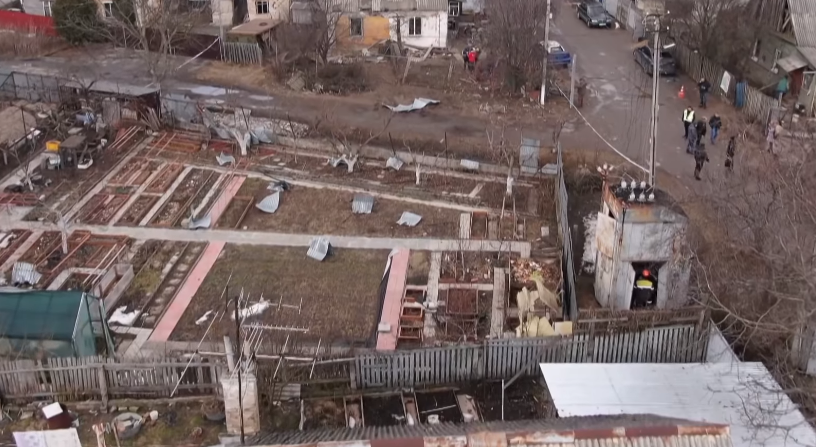 Вибух під Києвом: невідому людину розірвало на дрібні шматки, останки збирали по сусідських подвір'ях (ВІДЕО)