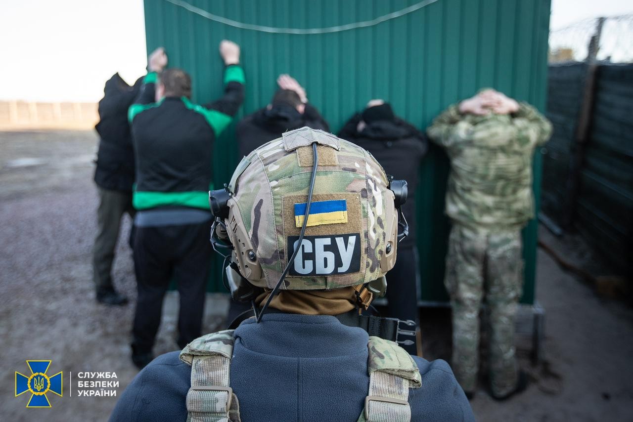 В Україні викрили воєнізоване збройне формування, до якого входило понад 150 осіб (ФОТО, ВІДЕО)