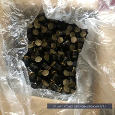 Фальсифікат на 730 тисяч: в Ужгороді викрили підпільну лабораторію (ФОТО)