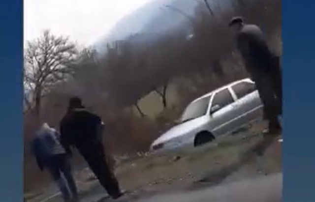 ДТП на Хустщині: авто опинилося в кюветі