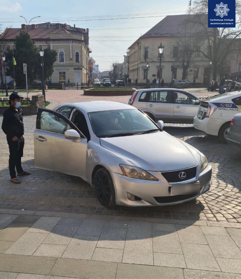 В Ужгороді патрульні притягнули до відповідальності іноземця, який порушив правила ПДР та їздив без водійських прав (ФОТО)