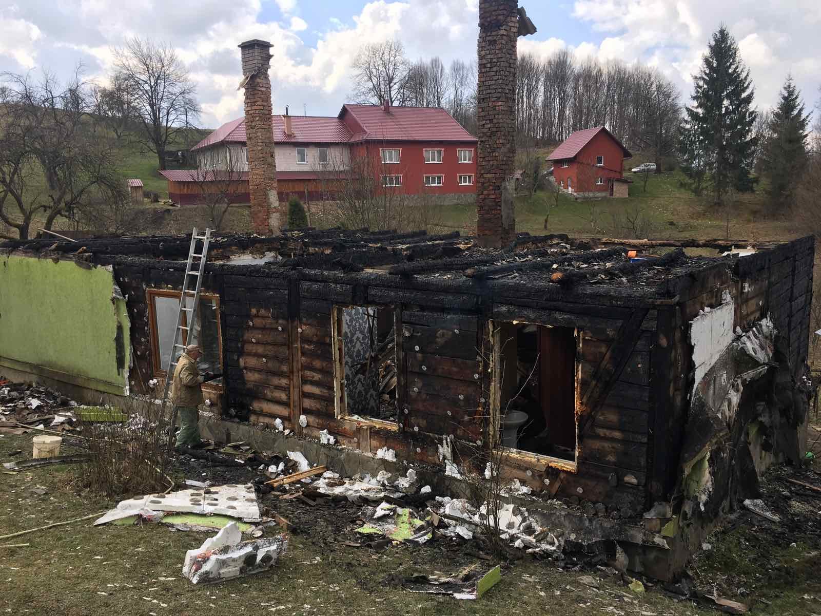 На Тячівщині вогонь знищив житловий будинок (ФОТО)