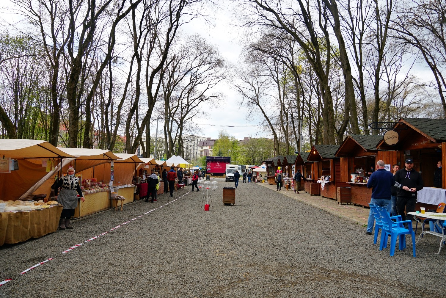 "Дні сакури": як в Ужгороді проходить святкова ярмарка (ФОТО)