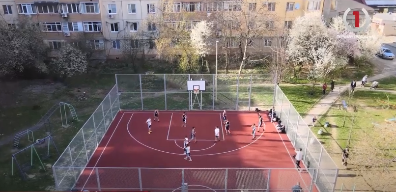 В Ужгороді відкрили баскетбольний майданчик (ВІДЕО)