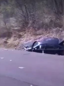 Автотроща на Закарпатті: одна з автівок злетіла з дороги (ВІДЕО)