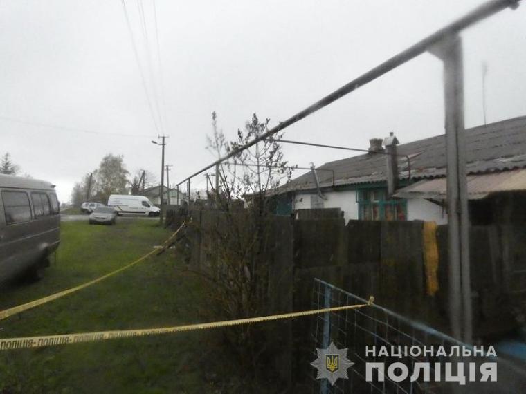 На Луганщині затримано чоловіка, який під час сварки перерізав горло жінці