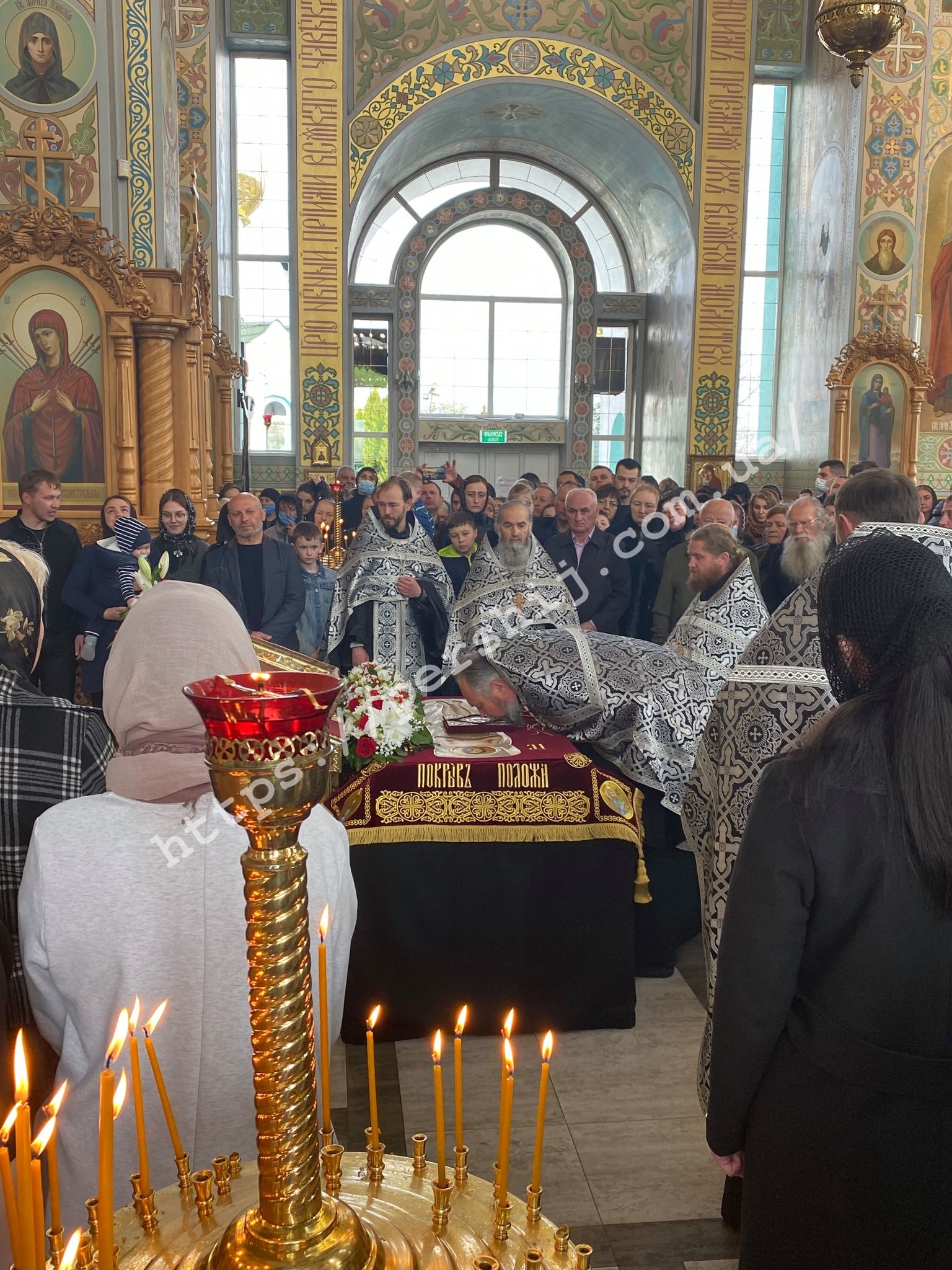 Страсна п'ятниця, Великодня п'ятниця, Великдень, Плащаниця