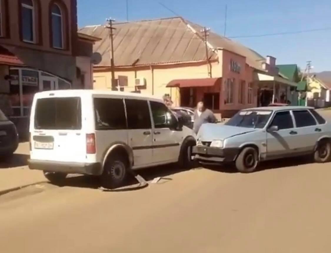 На Іршавщині зіштовхнулися дві автівки (ВІДЕО)
