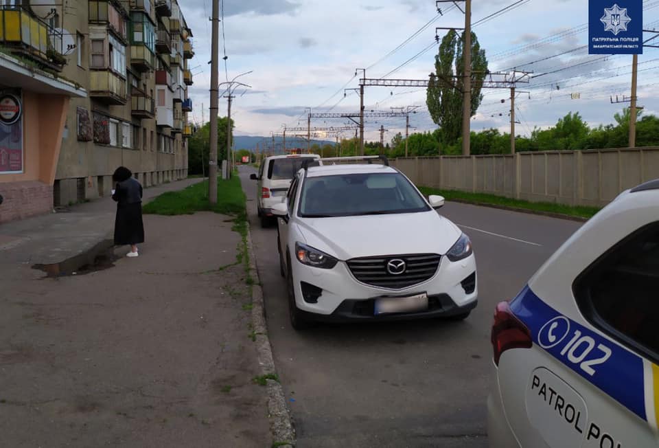 У Мукачеві розшукують винуватця та очевидців ДТП (ФОТО)