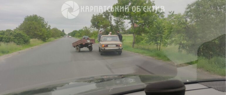 Чергова ДТП за ранок: поблизу Ужгорода зіштовхнулися легковики (ФОТО)