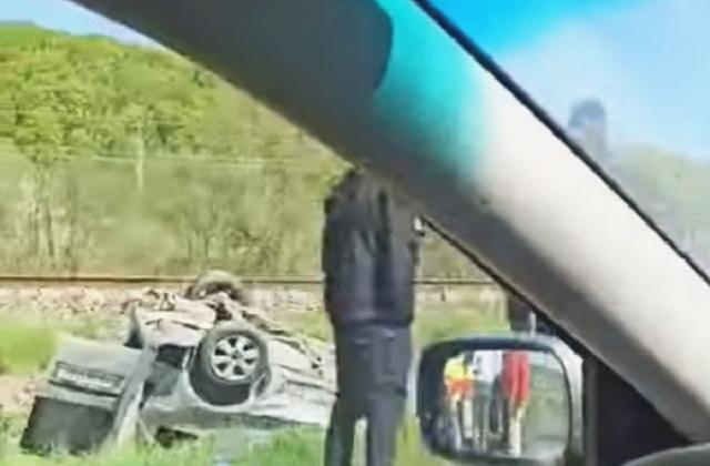 ДТП поблизу Ужгорода: автівка опинилася у кюветі (ФОТО, ВІДЕО)