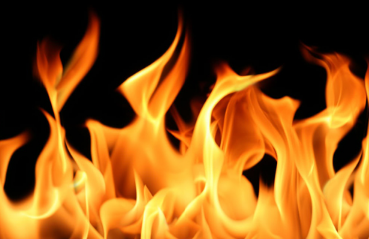 На Закарпатті спалахнула пожежа у житловому будинку
