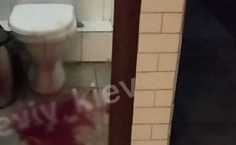 У Києві в ресторані дівчина ледь не відкусила хлопцю член: підлогу залило кров'ю (ФОТО 18+)