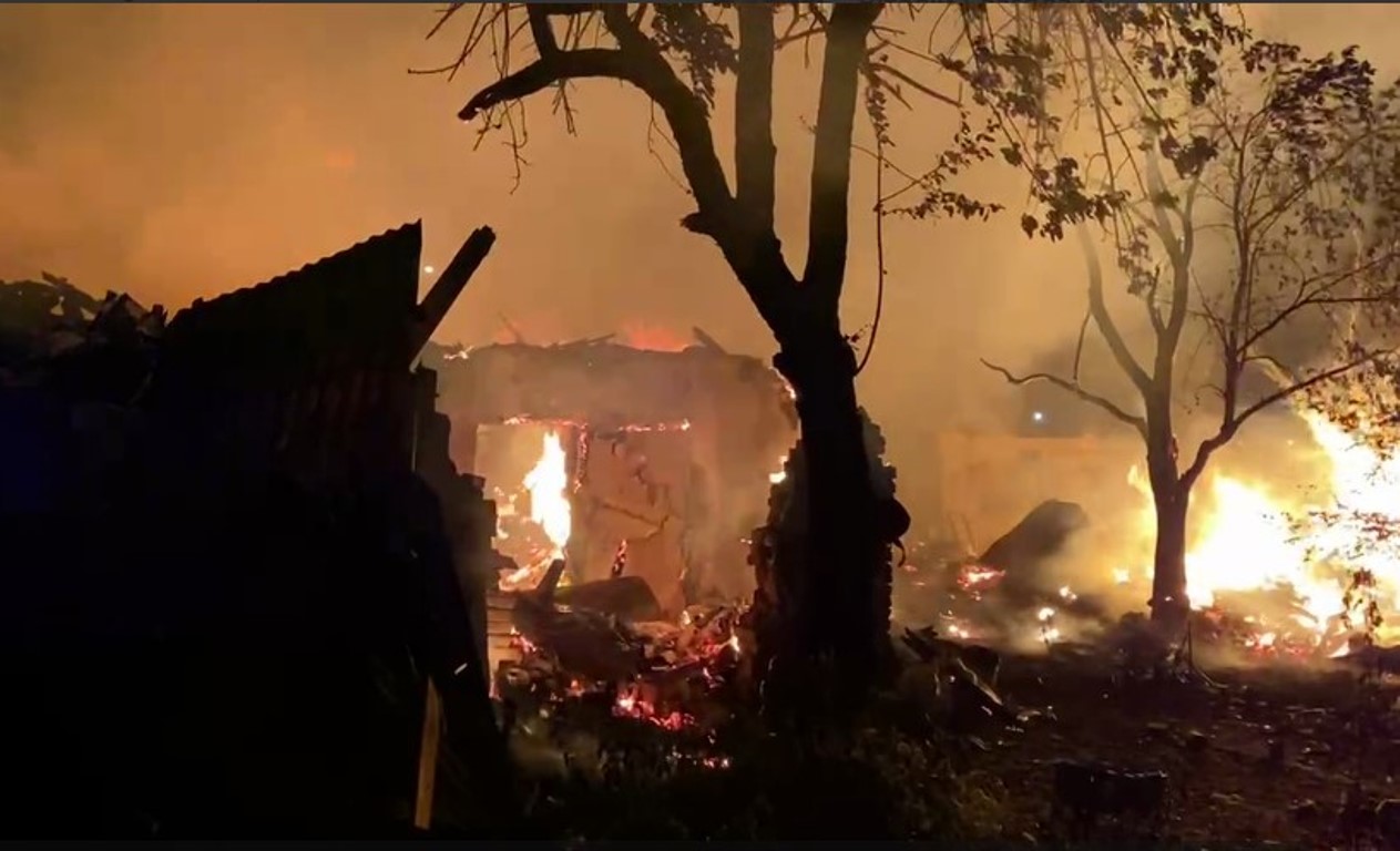 Без житла залишилося 15 людей: подробиці нічної пожежі в Ужгороді (ФОТО)
