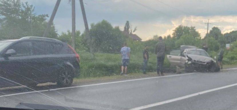 З'явилося відео з місця вечірньої аварії на Мукачівщині (ВІДЕО)