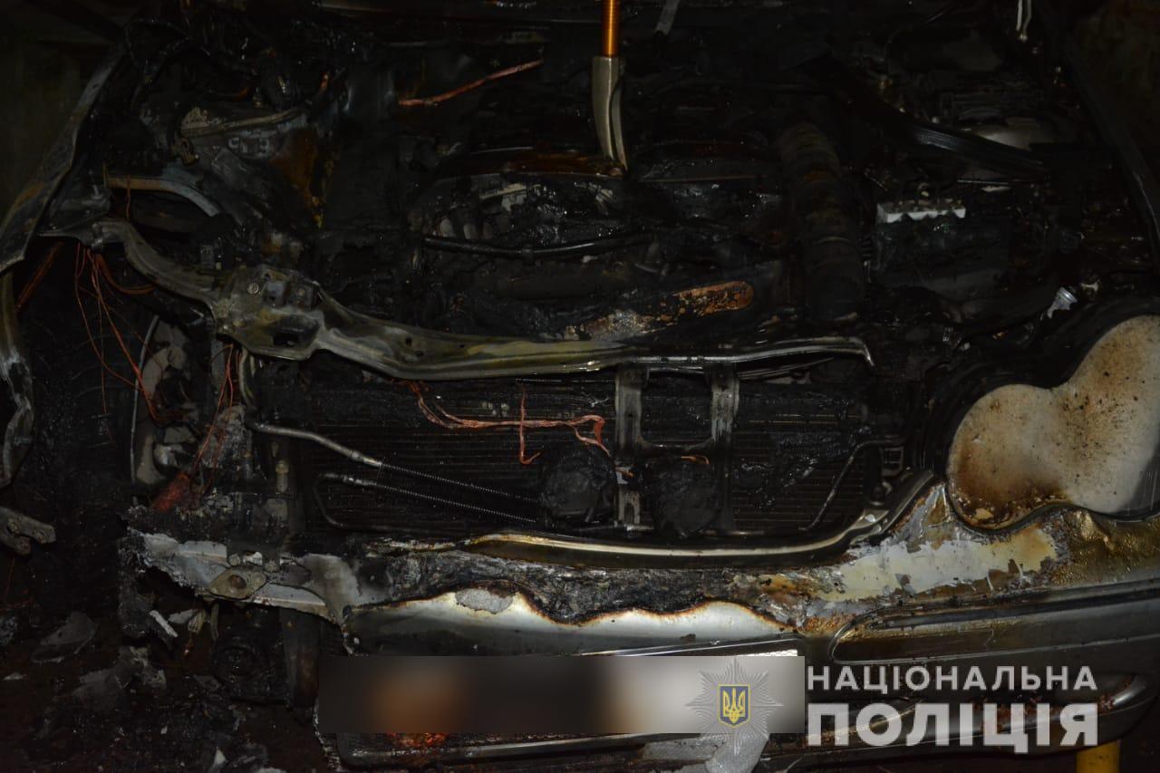 У Тячеві чоловік підпалив автомобіль колишньої дружини (ФОТО)