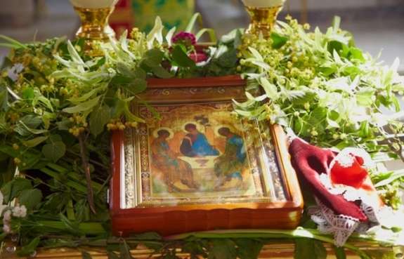 Закарпатці святкують Трійцю: традиції та прикмети на Зелені свята